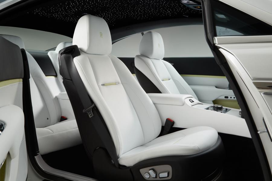  Rolls-Royce Wraith Inspired by Fashion 2015 года  (фото 8 из 11)